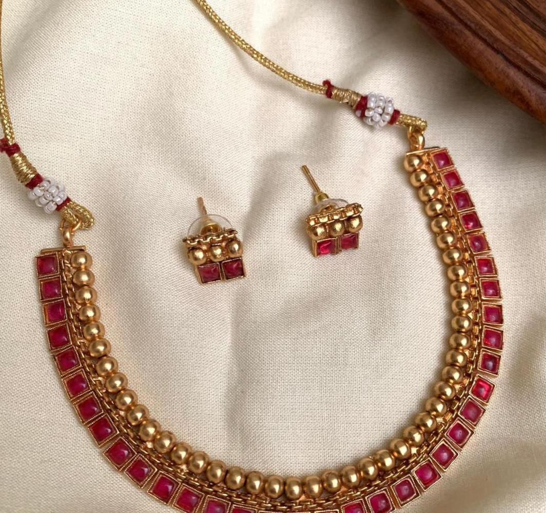 Ruby red square neclace